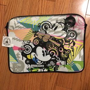 NWT Disney Mickey Mouse Reversible Laptop Cover